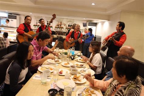 Dads Kamayan And Saisaki Buffet, Quezon City .
